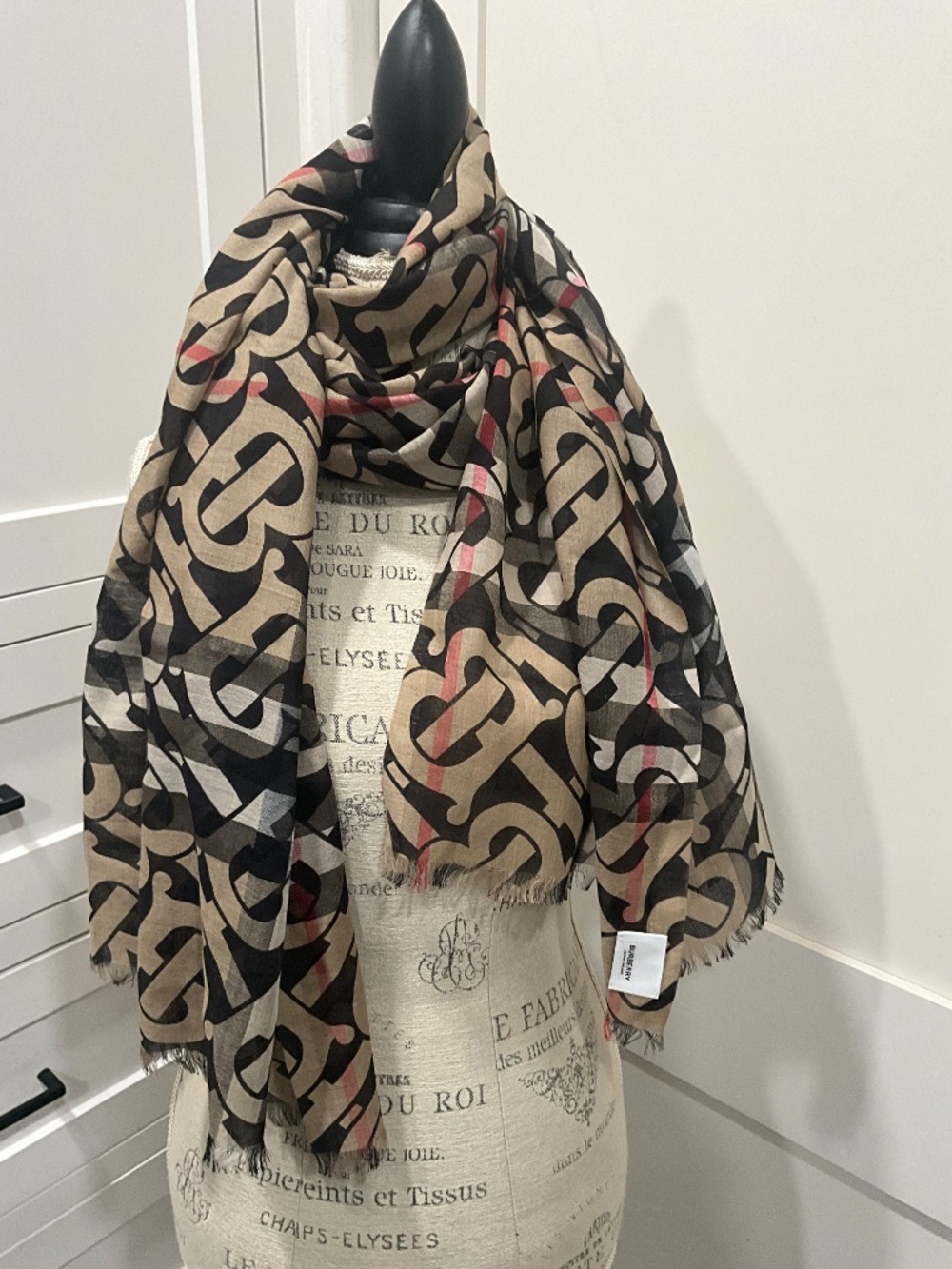 Burberry Scarf - Picture 5 of 8